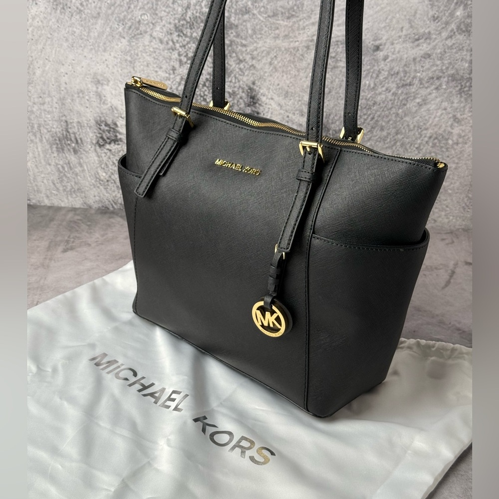 Michael Kors Jet Set Top Zip Tote Bag Black Saffiano Leather Gold-Tone Hardware